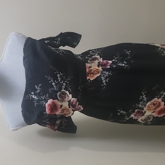 NWT Misguided Black Floral Wrap Dress Size Medium. - Picture 5 of 12